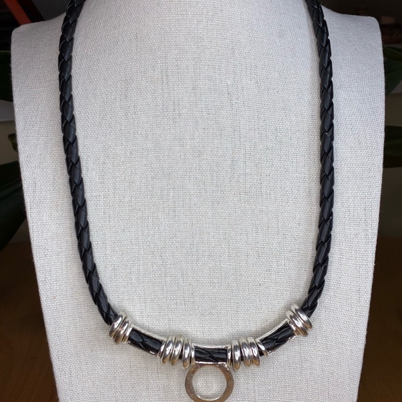 Jewelry - Chic Black and Silver Braided Necklace